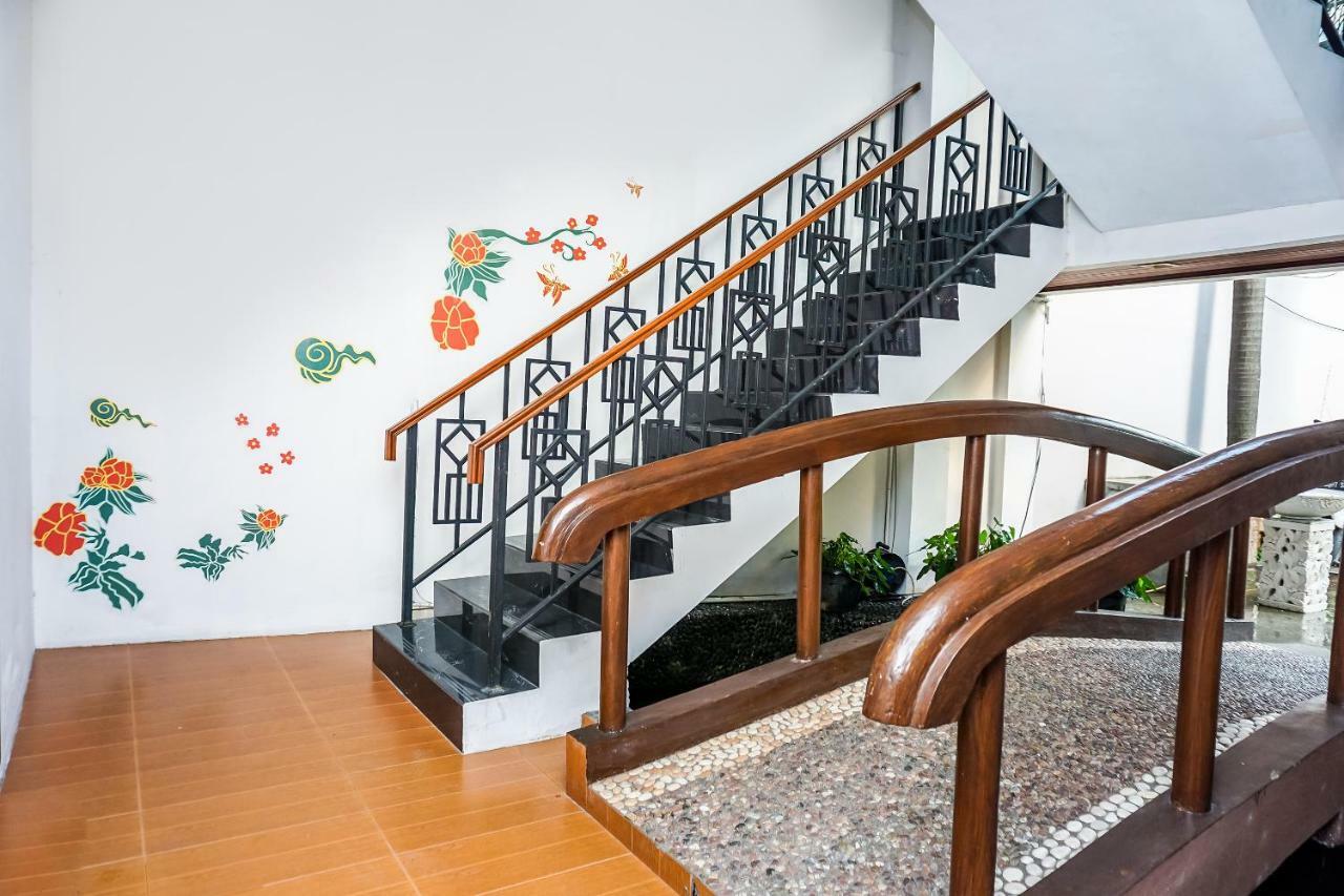 Oyo 107 Kusuma Kemang Suite Jakarta Exterior photo