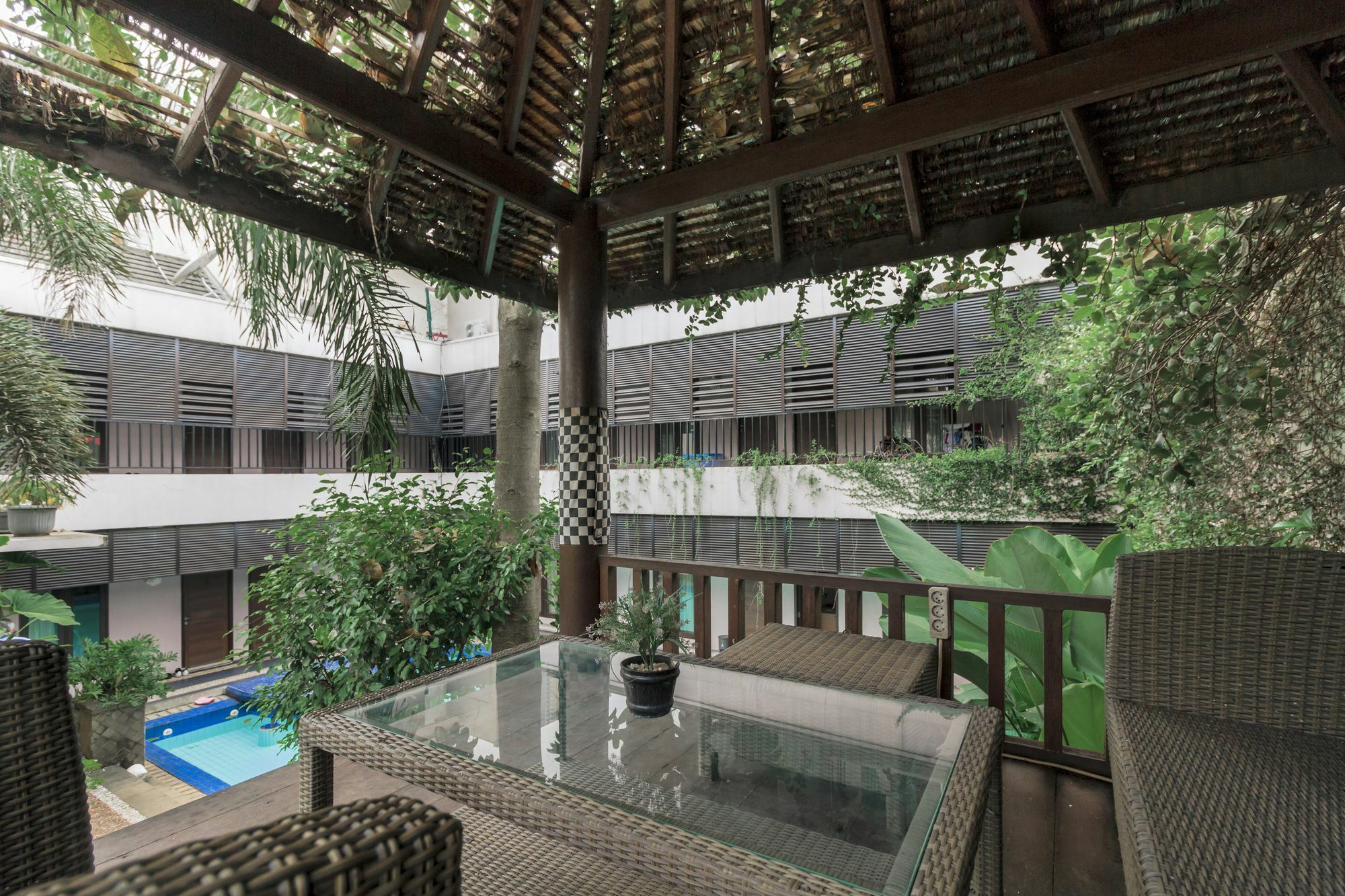 Oyo 107 Kusuma Kemang Suite Jakarta Exterior photo