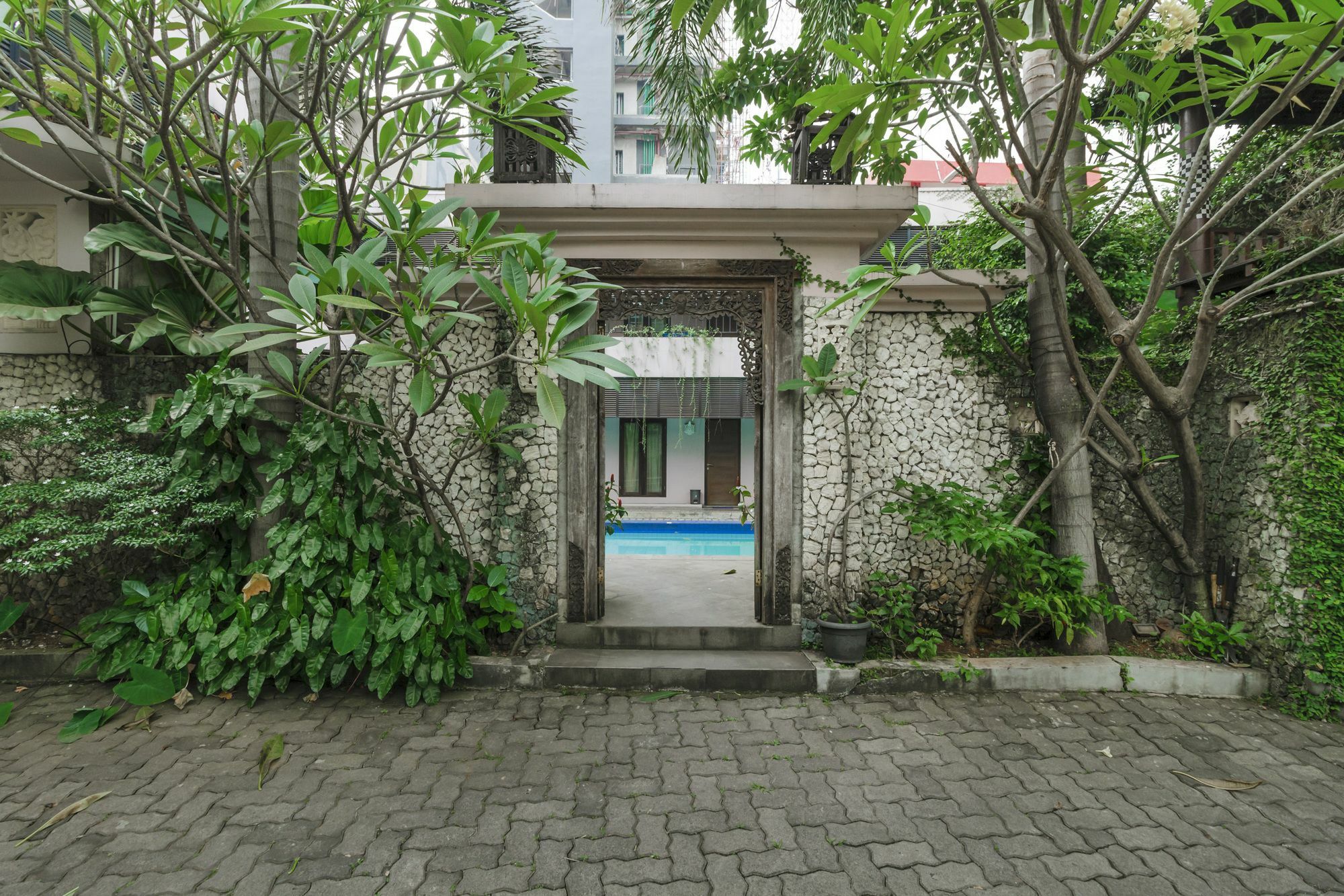 Oyo 107 Kusuma Kemang Suite Jakarta Exterior photo