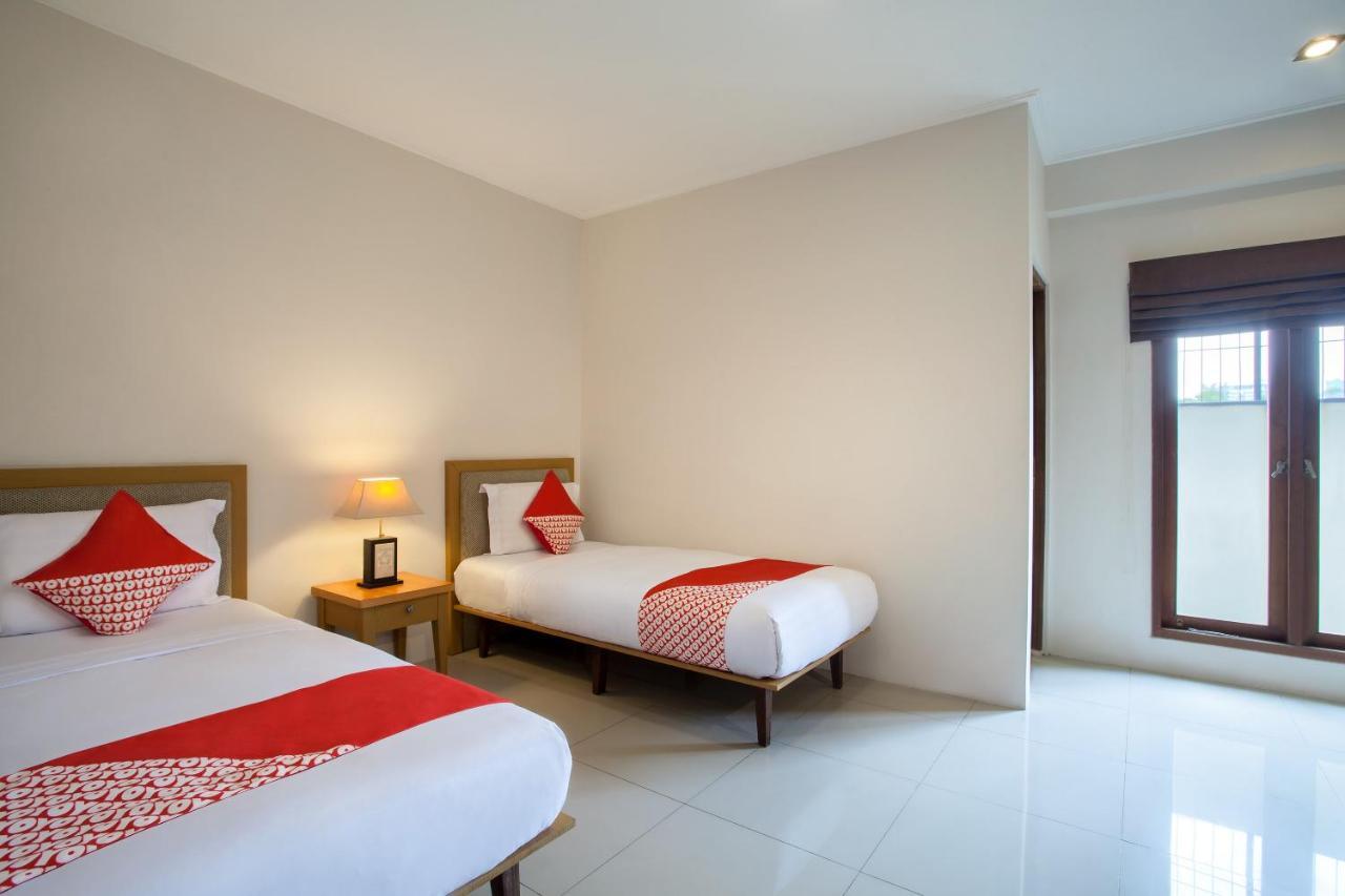 Oyo 107 Kusuma Kemang Suite Jakarta Exterior photo